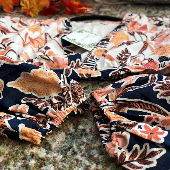 NWT Chelsea & Violet Floral Batik Crop Top - Picture 7 of 9